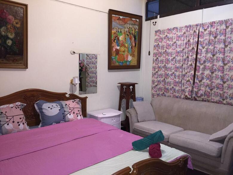 Hostal King's Home Hua Hin Homestay