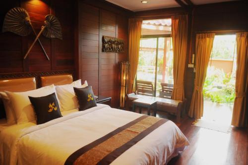 Hotel Ruenkanok Thaihouse Resort