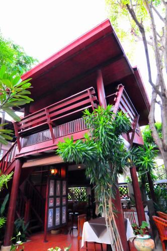 Hotel Ruenkanok Thaihouse Resort