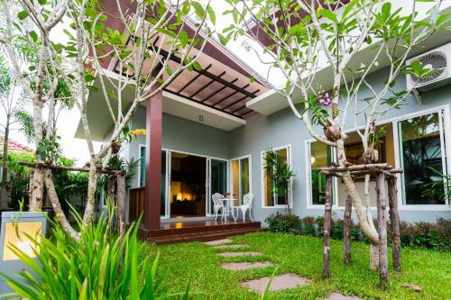 Villa Irawan House
