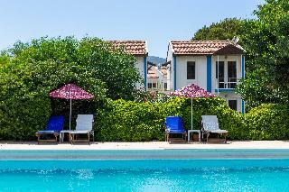 Santa Family Club Hotel