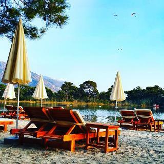 Hotel Green Pine Beach & Bungalows Luxury Concept