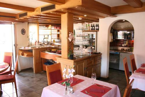 Cresta Hotel