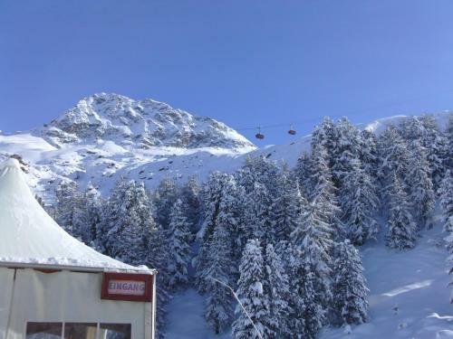 Hostal Hotel Pension S�som Surlej