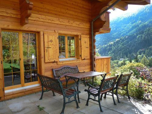 Holiday Home Voltaire Ovronnaz