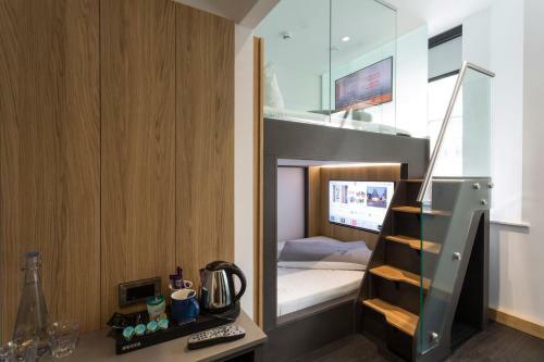 The Z Hotel City