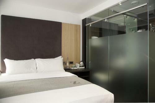 The Z Hotel City