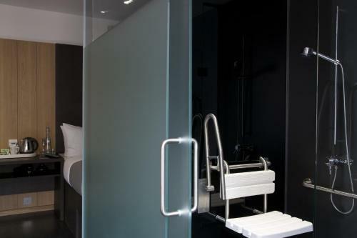 The Z Hotel City