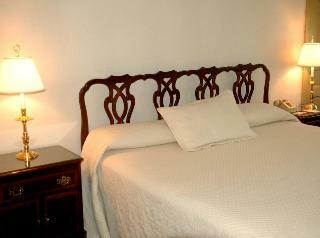 Hotel Lamie's Inn & Old Salt Restaurant