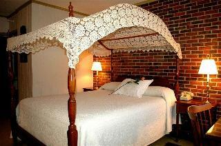 Hotel Lamie's Inn & Old Salt Restaurant