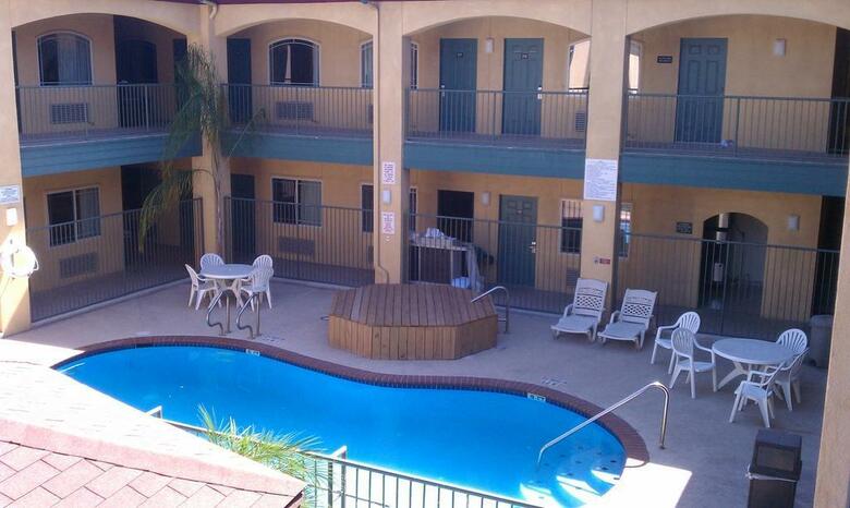 Hotel Texas Inn & Suites