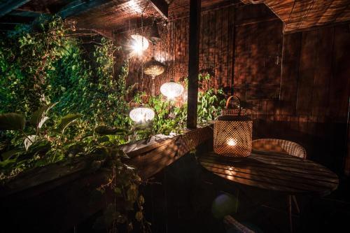 Bijou Hotel / Love And Romance