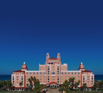 Hotel Don Cesar Beach Resort