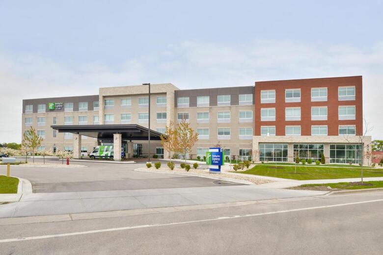Hotel Holiday Inn Express And Suites Madison