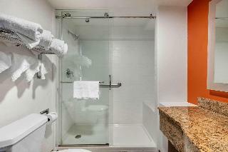 Hotel Clarion Inn & Suites Bowling Green