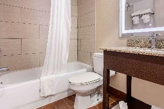 Hotel Quality Inn & Suites
