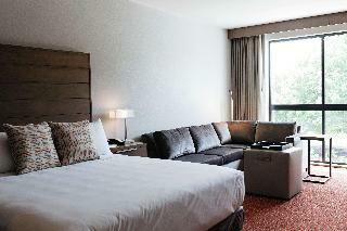 Revel Hotel Des Moines Urbandale, Tapestry Collect
