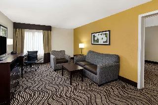 La Quinta Inn & Suites By Wyndham Lagrange / I-85