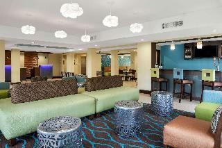 La Quinta Inn & Suites By Wyndham Lagrange / I-85
