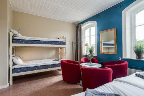 Hostel Above
