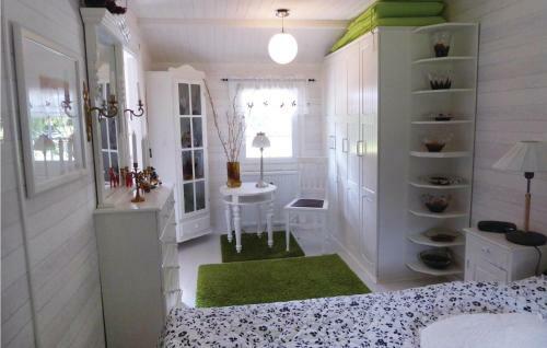 Holiday Home V�stra Myrsk�ren B�lsta