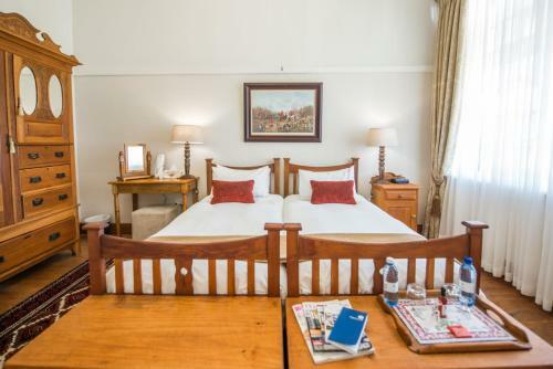 Hostal Excelsior Manor Guesthouse