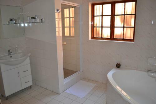 Hostal Edelweiss Corporate Guest House
