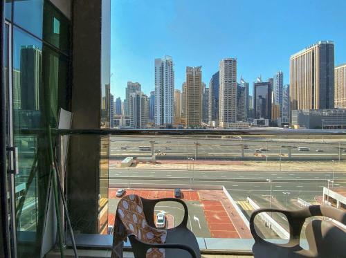Apartamento Modern Suite In A Vibrant Area With Skyline Views