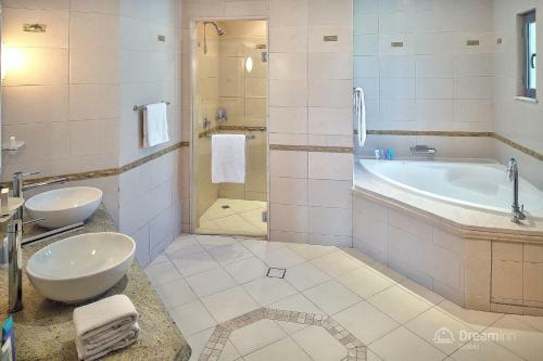 Dream Inn - Los Palma's Beachfront Villa