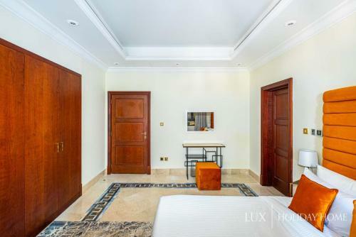 Villa Lux - The Dubai Paradise Palace
