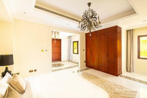 Villa Lux - The Dubai Paradise Palace