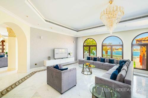 Villa Lux - The Dubai Paradise Palace