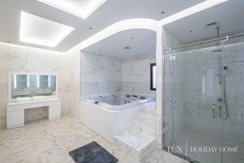 Villa Lux - The Dubai Paradise Palace