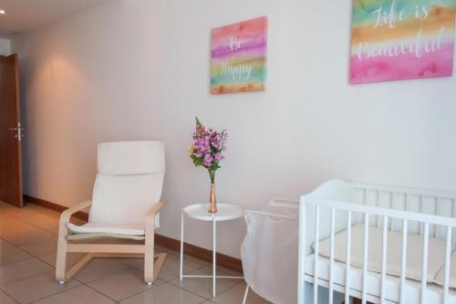 Apartamento Upgraded 2 Bd W Sea Views - Accommodates 6!