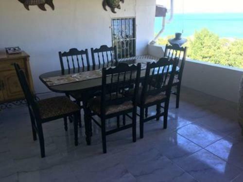 Attractive 2-bed Apartment Stunning Sea View