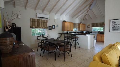Luxury Secluded Villa With Private Pool Sleeps Six