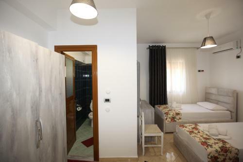 Hostal Room In Bb - Hotel Horizont -antena Room 03