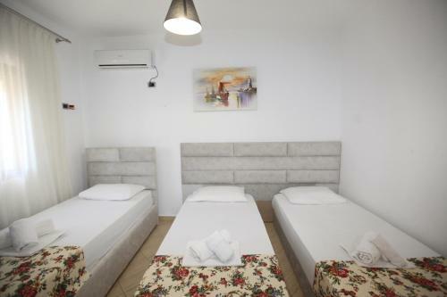 Hostal Room In Bb - Hotel Horizont -antena Room 03