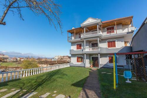 Hostal Bujtina Vila 10