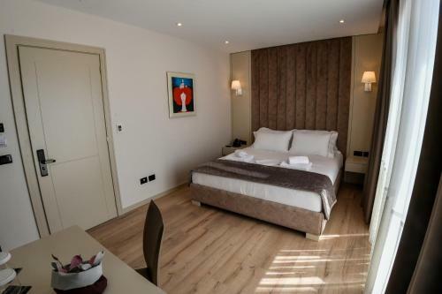 Iliad Hotel