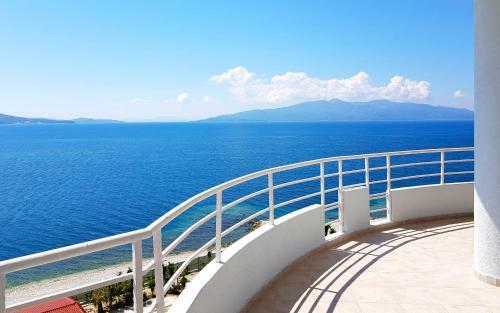 Limani Luxury Apartment Beachfront 1