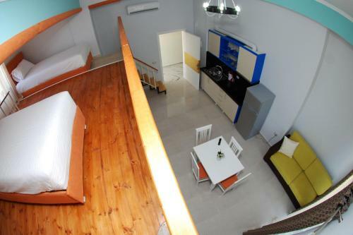 Crown Deluxe Apartments