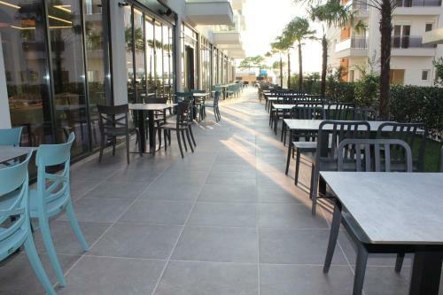 Hotel Bar Restaurant Triumf Shengjin