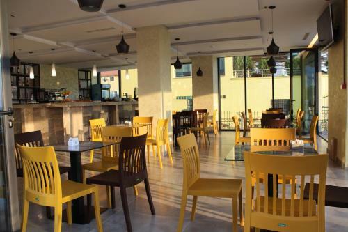 Hotel Bar Restaurant Triumf Shengjin