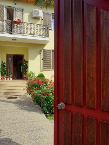 Hostal Guest House Zadeja