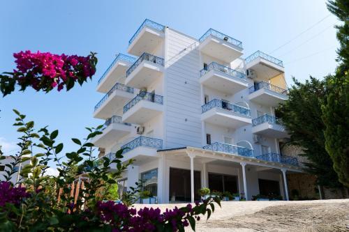 Stunning 2-bed Apartment In Sarande
