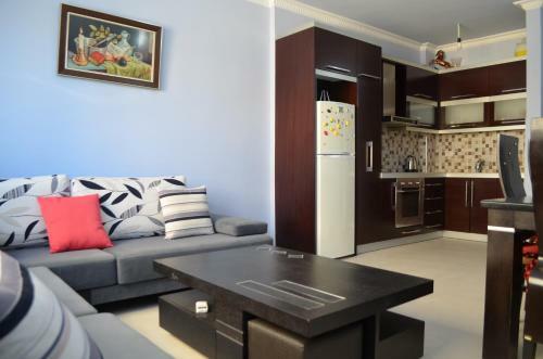 Sejdi Apartments