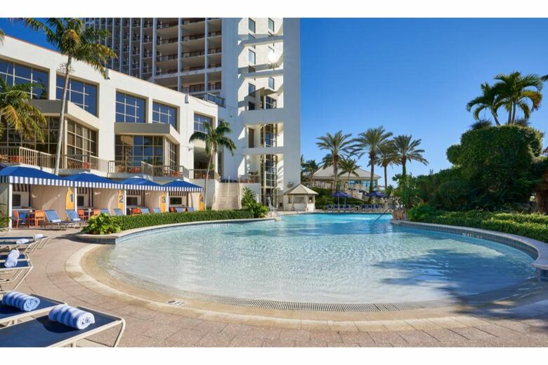 Hotel Naples Grande Beach Resort