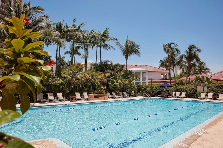 Hotel Naples Grande Beach Resort