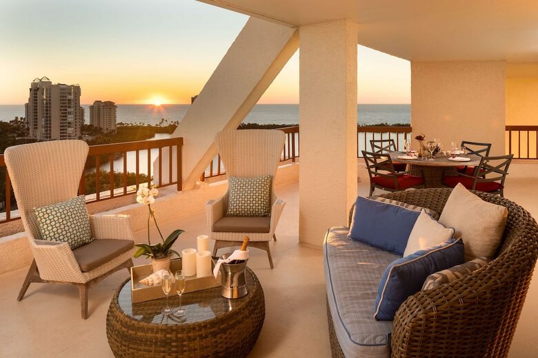 Hotel Naples Grande Beach Resort